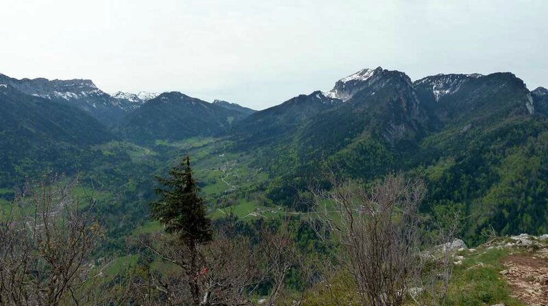 Les Majors de la Chartreuse, Dent de Crolles au loin et Grand Som