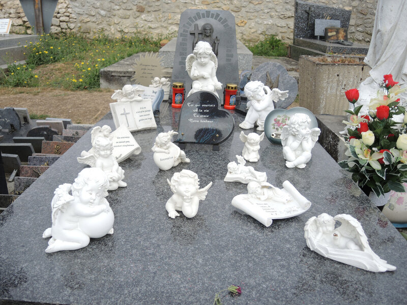 Dannemois, cimetière, tombe Claude François