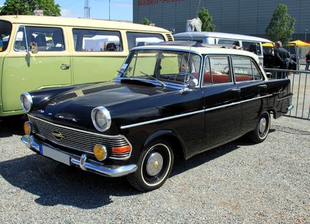 Opel rekord type P2 berline 4 portes (1960-1963)(RegioMotoClassica 2010