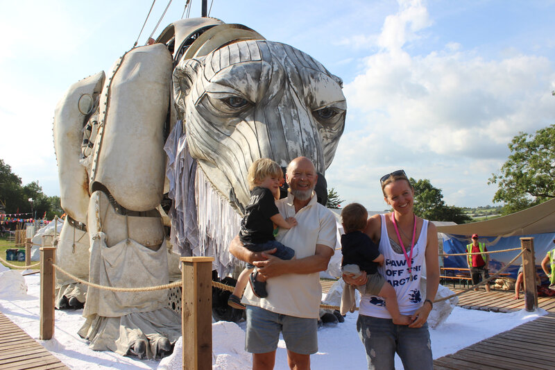 Michael_Emily Eavis_Glastonbury_festival_2014 _Greenpeace field_Worthy Farm_Pilton