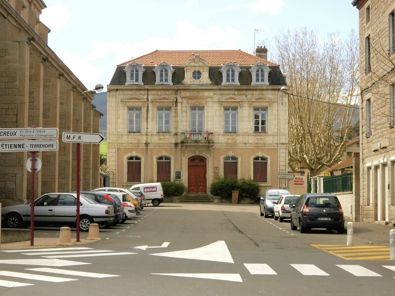 Izieux ancienne mairie 2014