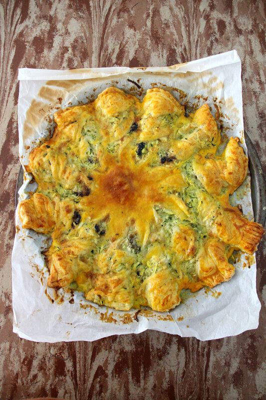 tarte_soleil_courgette_chevre_romarin_olives