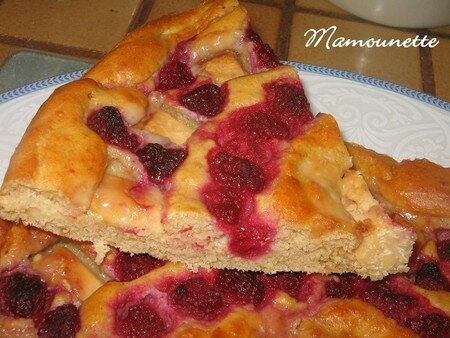 Tarte_brioch_e_aux_framboises_et_son_croquant_de_chocolat_blanc_022