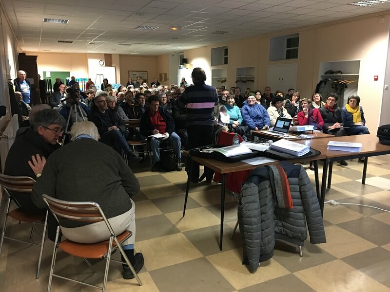 réunion publique anti stop Linky Avranches février 2018 AALGA Bretagne collectif sud Manche salle public