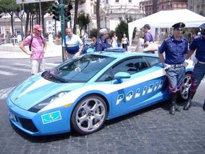lamborghini_police_italie_rue