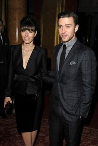 Jessica+Biel+Tom+Ford+Front+Row+LFW+F+W+2013+xgWlJz6aN_Ql