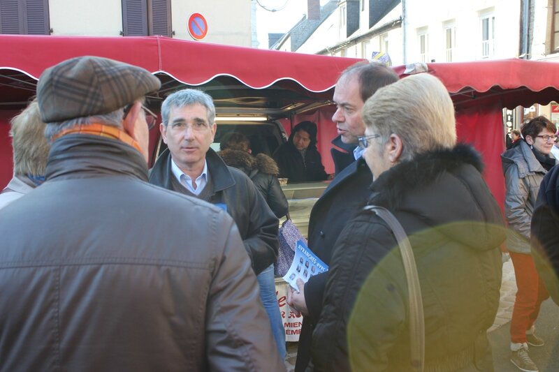 Guénhaël Huet Alain Morazin municipales 2014 Avranches campagne marché