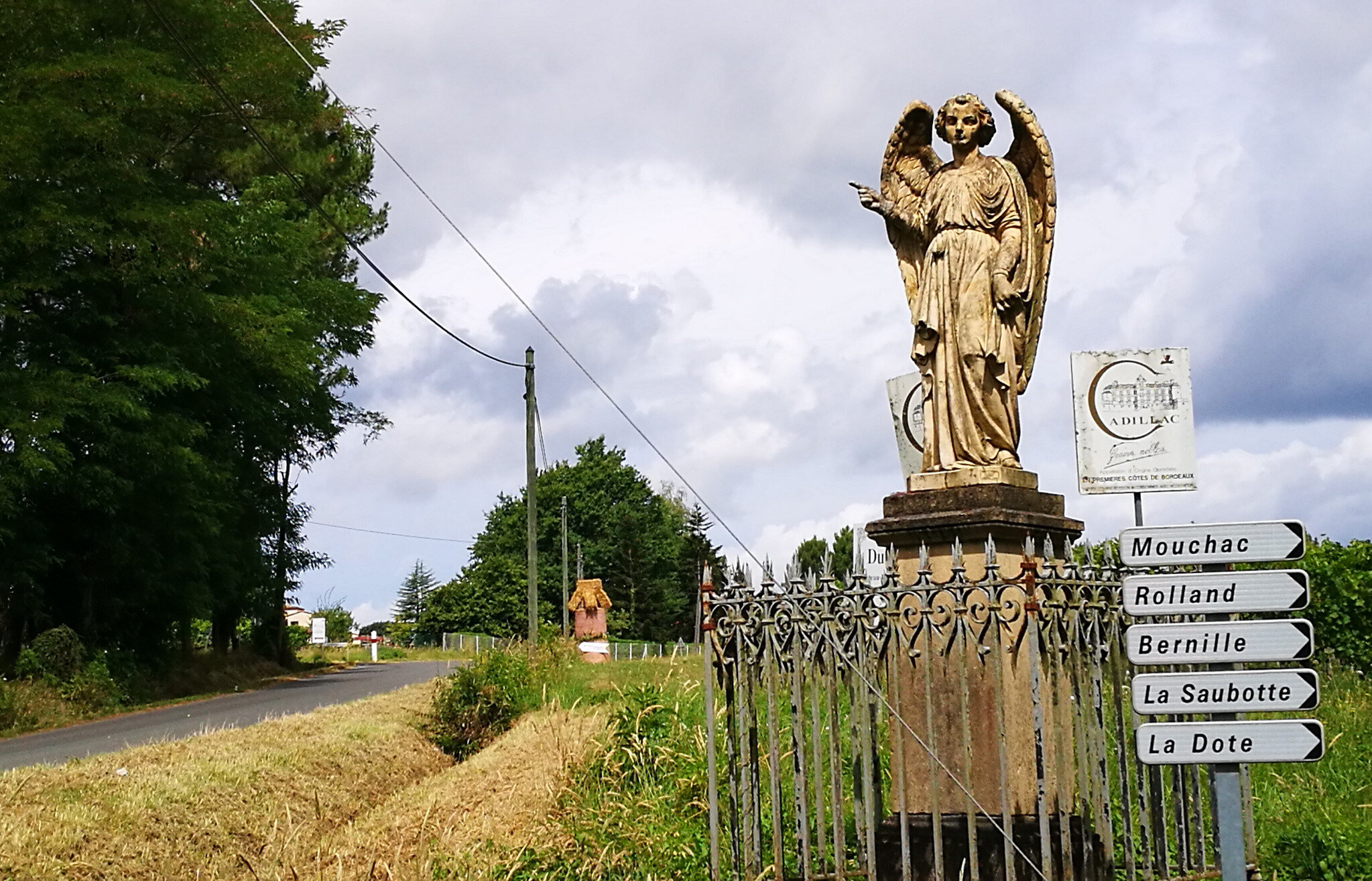 Verdelais, l'ange montrant la route (33)