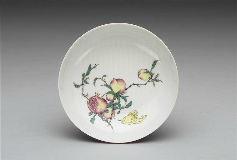 Grand bol à décor incisé de brocard de fleurs, règne de Qianlong (1736-1795)
