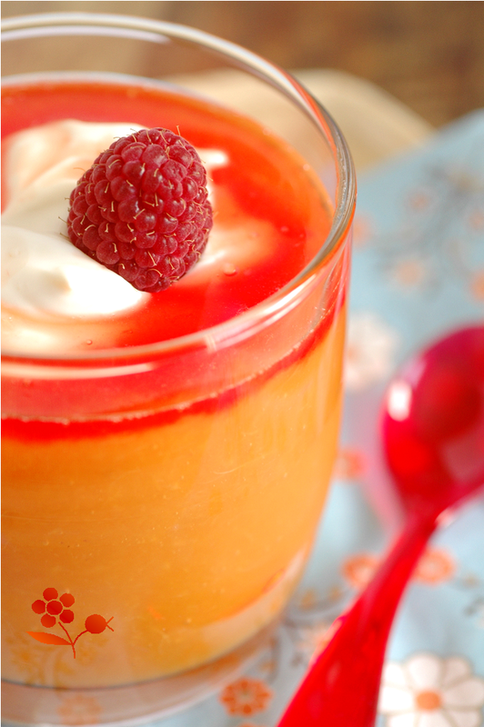 Compote de pêches jaunes, crème fraîche & coulis de fraises Tagada_4