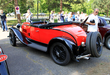 Bugatti_type_40A_roadster_de_1933__Retrorencard_juin_2010__02
