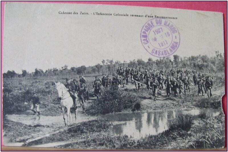 Casablanca - colonne des Zaërs - infanterie coliniale revenant de reconnaissance
