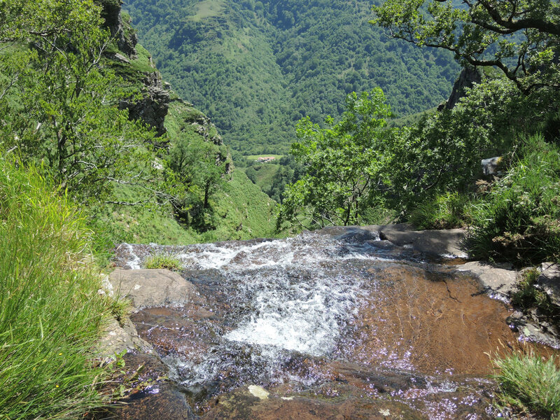 I) Penas d'Itxusi, cascade Regata de Itsusi et vallée d'Aritzakun (64)
