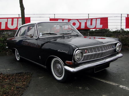 OPEL Rekord A Berline 4 portes 1963 a 1965 salon champenois du véhicule de collection de Reims 2011 1