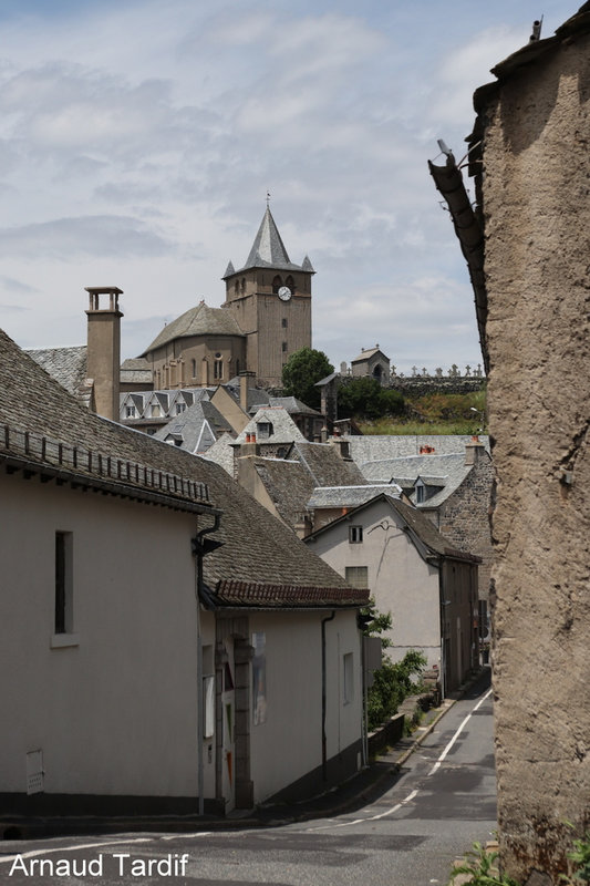 00707 Aubrac Juin 2023 - Aveyron - Laguiole - L'église