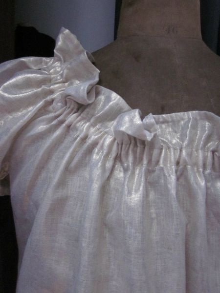 Robe ALBANE en lin or (5)