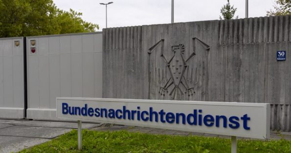 2019-10-06-bundesnachrichtendienst-zentrum-technische-aufklarung-in-pullach-einfahrtbereich-by-olafkosinsky-mg-1288-595x313