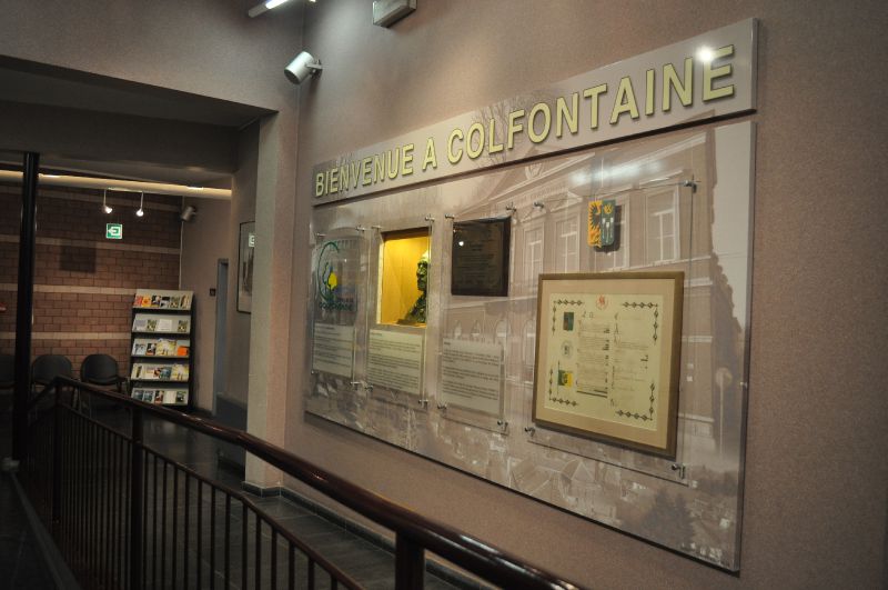 Wasmes - Buste Zadkine vue mur avec niche