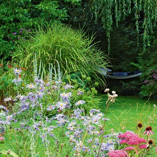 garden-tour-8-country-cottage-garden-HomesGardens