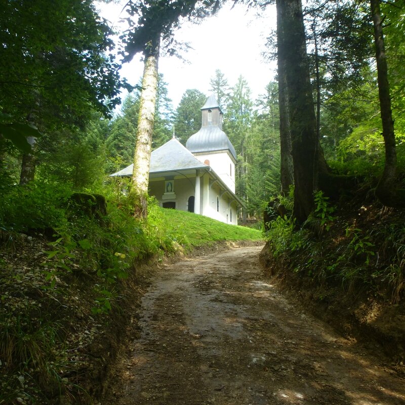 G le chemin restauré de la chapelle