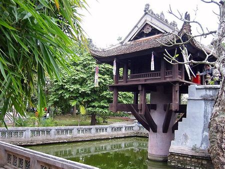 800px_One_Pillar_Pagoda_Hanoi_Vietnam