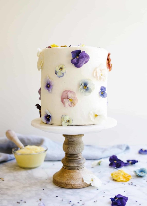 cake_lavender_lemon_curd_edible_flowers