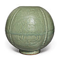 A rare '<b>Longquan</b>' <b>celadon</b>-<b>glazed</b> bud-form jar, Ming dynasty