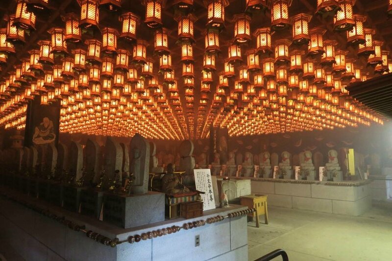 16-05-16__Miyajima_05_Temple bouddhique Daisho-in_4_Lumières
