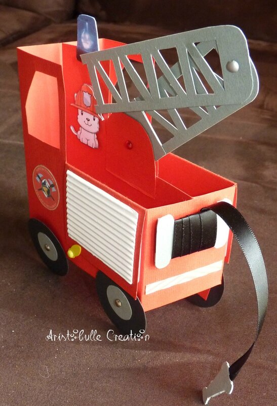 Card-in-a-box camion de pompier - arrière