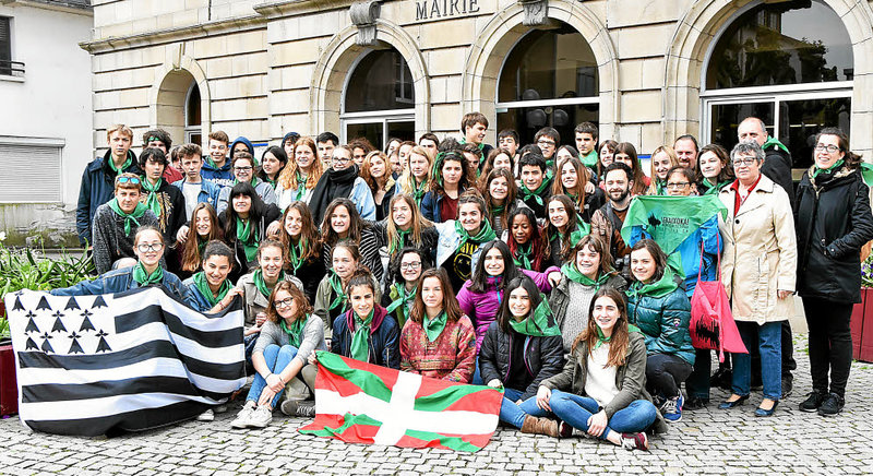 lycee-diwan-des-correspondants-basques-en-visite_3415874