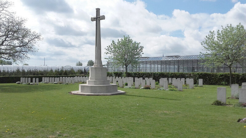 2019-04-26-cimetière britannique-la gorgue (6)