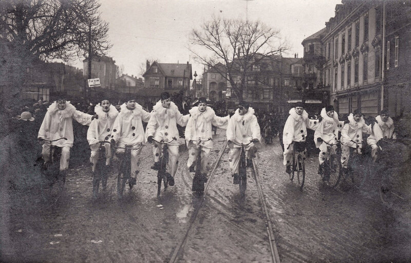 1922 03 26 Belfort CPhoto Mi carême Pierrots Av Wilson XX2 RR