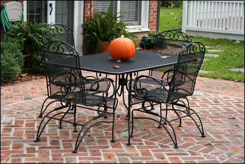 how-to-paint-wrought-iron-patio-furniture