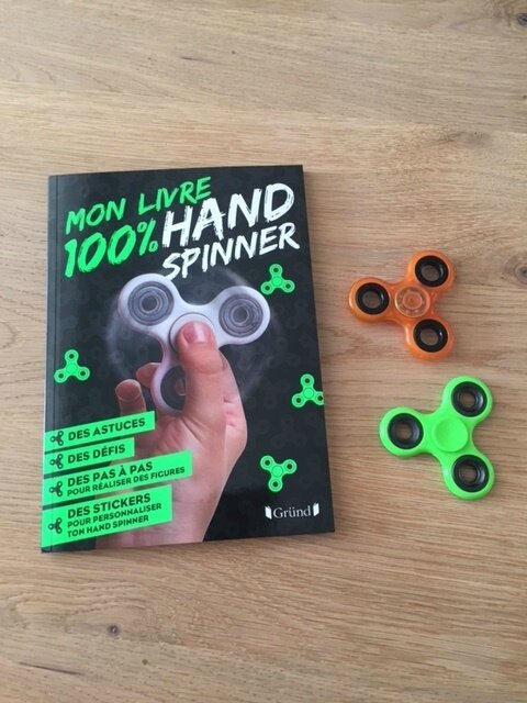 Nous avons d couvert Mon livre 100 hand spinner 2 petits