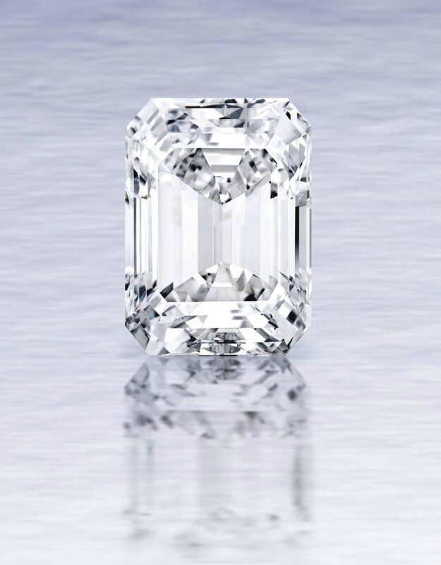 A Spectacular Emerald-Cut Diamond 2