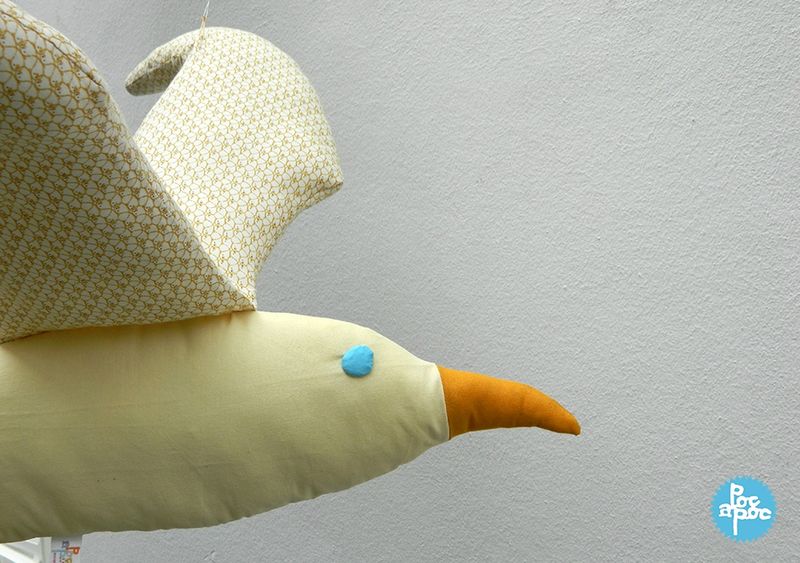 oiseau en tissu, poc a poc,goélande,albatros,cadeau de naissance,décoration chambre enfant6 blog