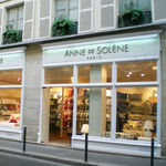 une_boutique_anne_de_solene_a_paris_3993965aenjk_1350