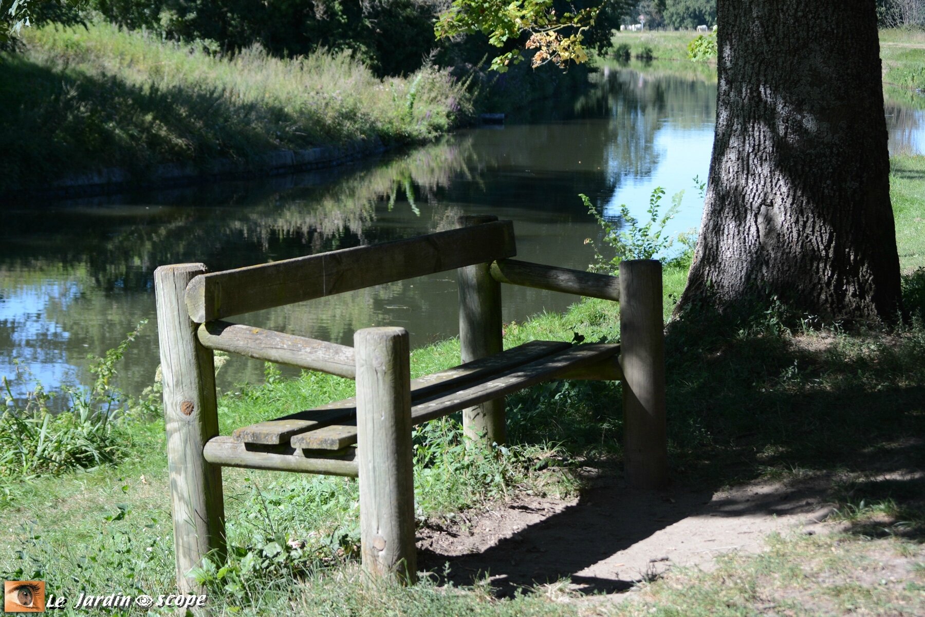 Banc en rondins traités à Roanne (42)