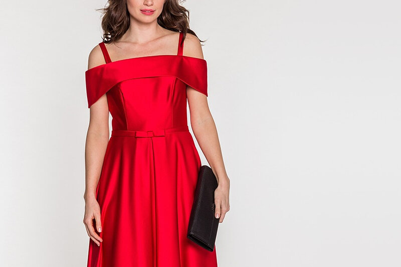 robe cocktail rouge épaule dénudée