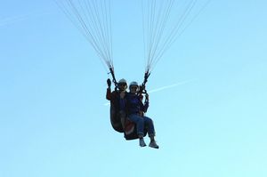 001 millau Parapente www