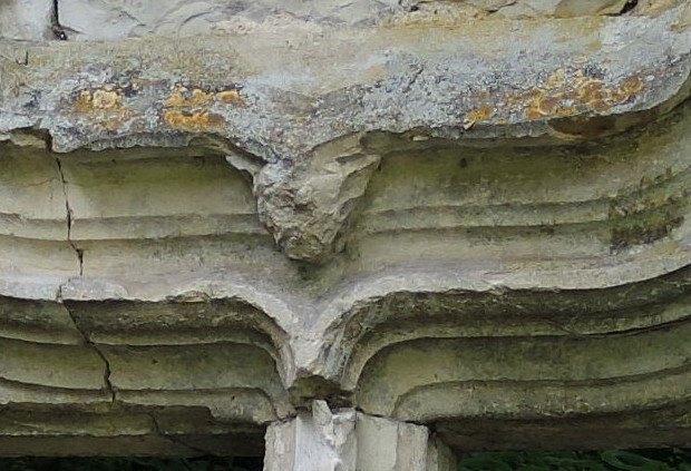 Daix, porte du diable, sculptures (21)onf