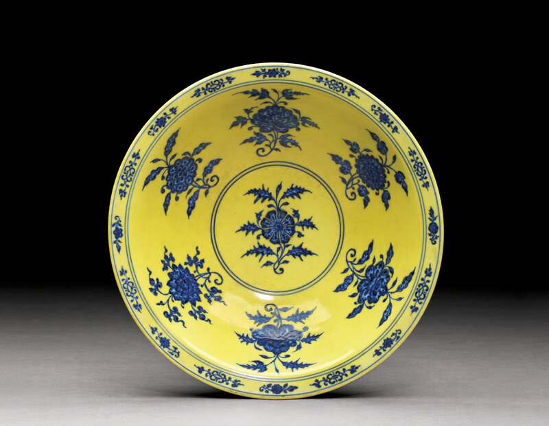 A yellow-ground and blue and white 'flowers' bowl, mark and period of Yongzheng (1723-1735)