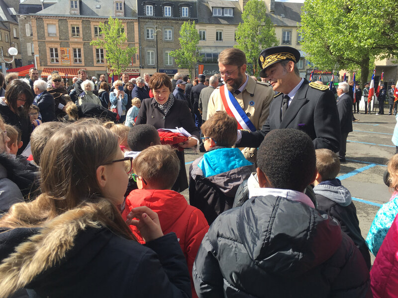 cérémonie_armistice_8 mai 1945_8 mai 2019_Avranches_élèves_école André Parisy_Gilles Traimond_sous-préfet_David Nicolas_maire