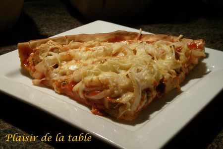 Pizza à la saucisse de volaille