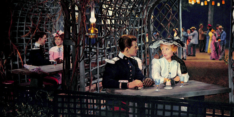 filmpatrimoine-reneclair-grandesmanoeuvres