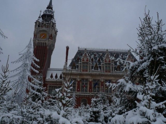 Mairie_de_Calais_sous_la_neige