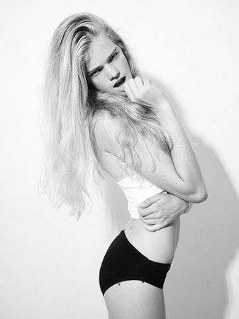 Valerie_003