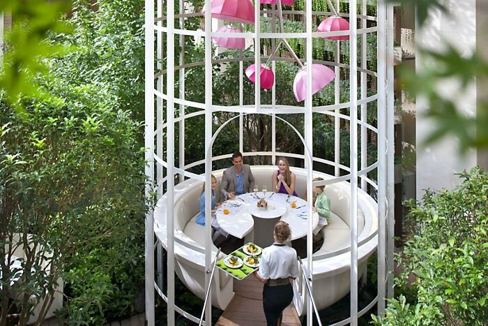 paris-hotel-restaurant-camelia-butterfly-enclosure-family-2