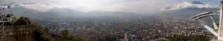 800px_Grenoble_panorama
