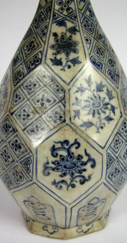 GÔM SÚ'. Ceramics from Viêt Nam, a 2000-Year History GÔM SÚ'. Ceramics from Viêt Nam, a 2000-Year History